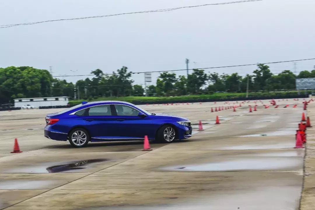 迈锐宝xl和雅阁驾驶对比,迈锐宝xl1.5t和雅阁1.5t动力