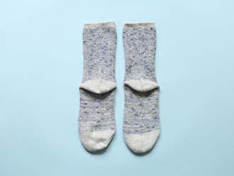 出门怎么收纳脏内衣袜子,每天脱下的袜子怎么收纳