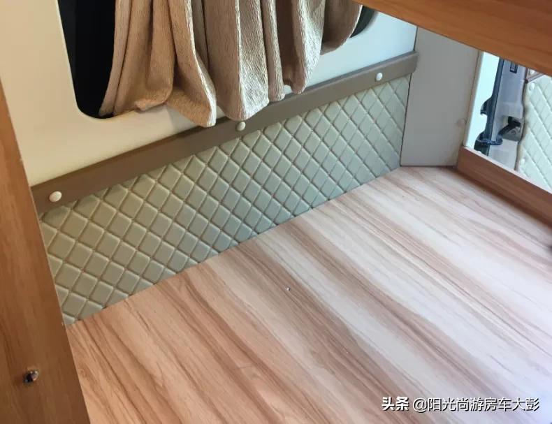 大通v80短轴中顶b型房车15万以下,阳光尚游房车大通v80长轴高顶