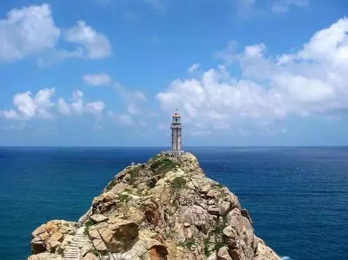 这座海滨小城的特点是什么,适合养老的海滨小镇