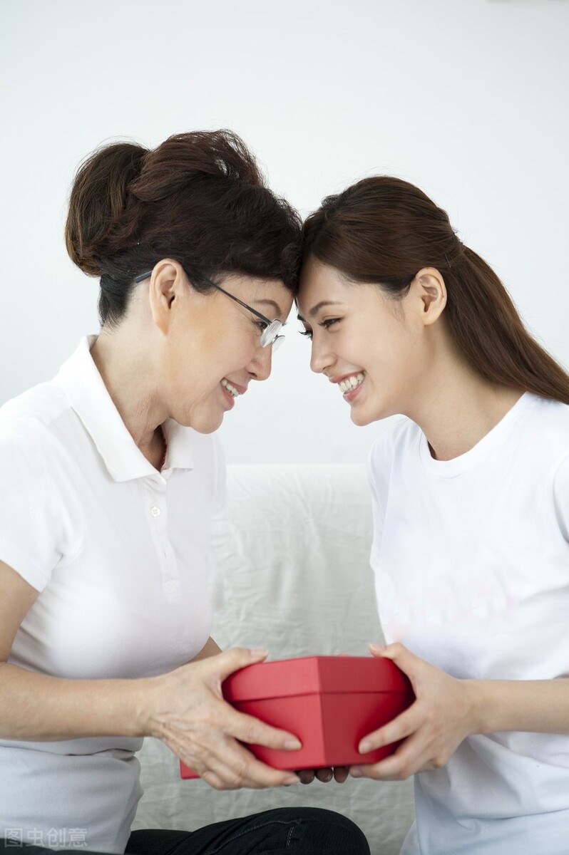 父亲去世母亲愿意自己守着老屋,父亲去世后母亲偏激固执无法沟通