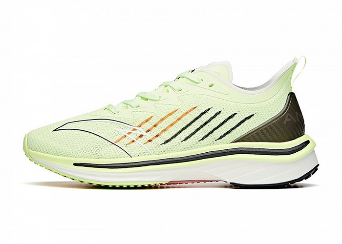 李宁超轻19和安踏跑鞋哪个好,公认脚感最好的10双国产跑鞋安踏