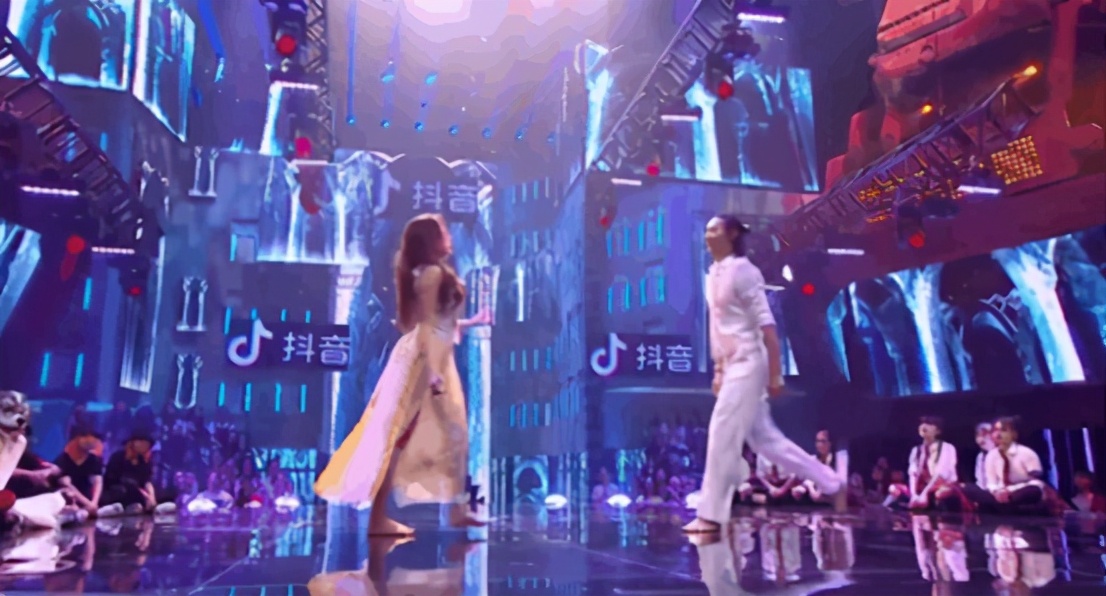 爱豆演员同台,爱豆演员跳舞