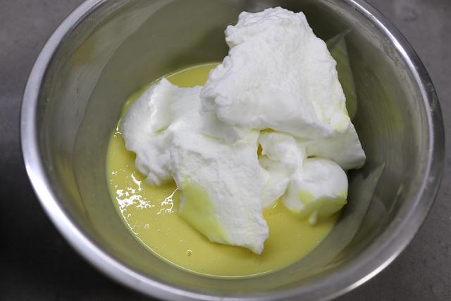 酸奶蛋糕蛋白怎么打发,酸奶别直接喝加四个鸡蛋搅一搅