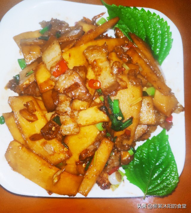 酸笋炒什么最下饭好吃,酸笋炒什么好吃一点