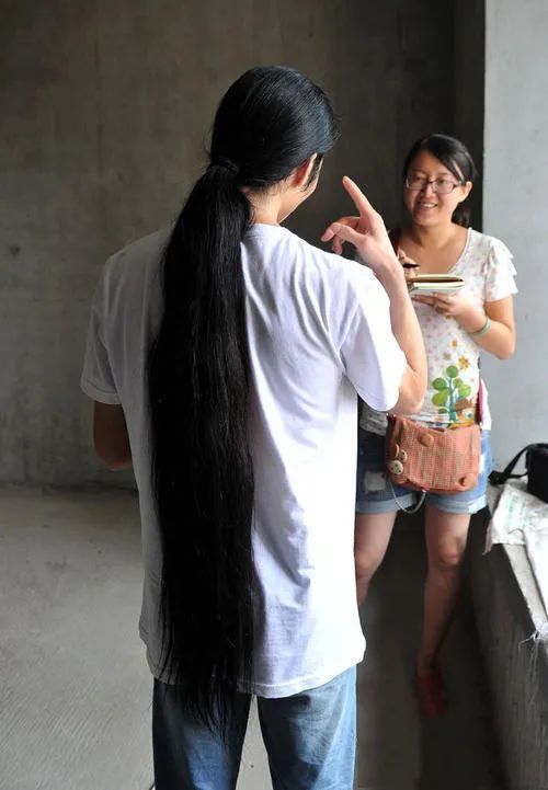 胸毛腿毛的毛囊能植发吗,胸毛可以用来植发嘛