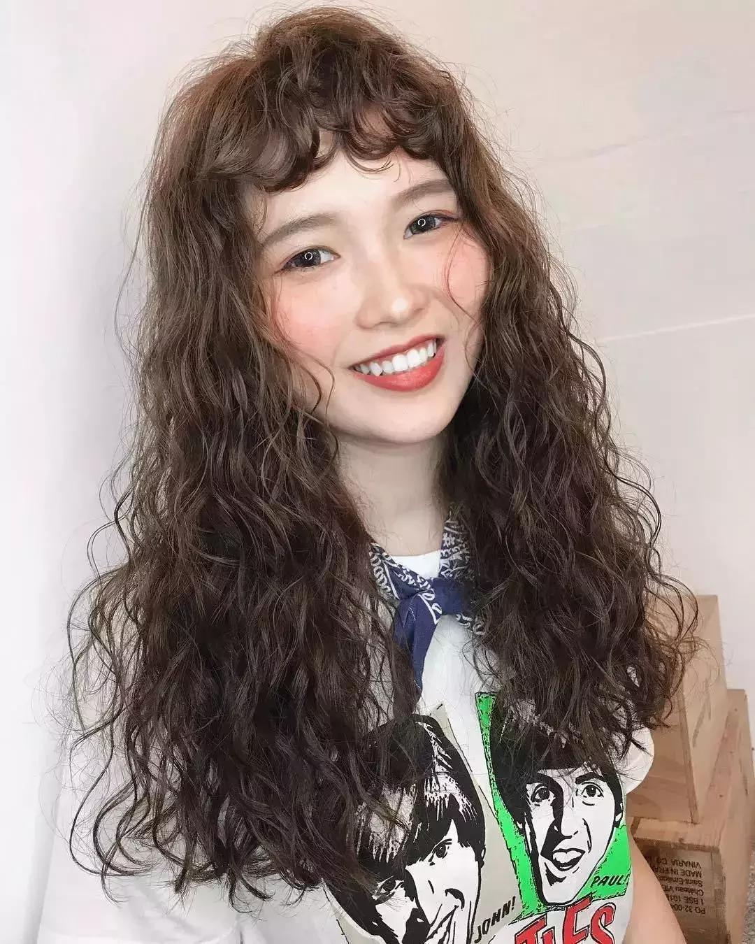 当下最受欢迎的发型100多款,最流行的发型趋势这5种发型必火