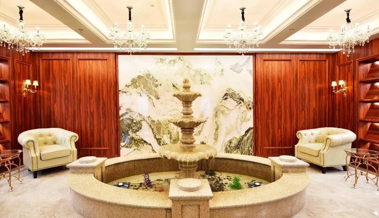 乳胶漆硅藻泥集成板哪种好些,集成墙板和环保油漆哪个省钱