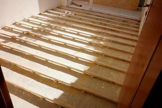 复合木地板安装注意事项,带龙骨的木地板安装工序