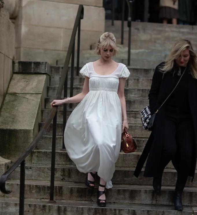 公主穿娃娃裙,穿娃娃裙美得认不出