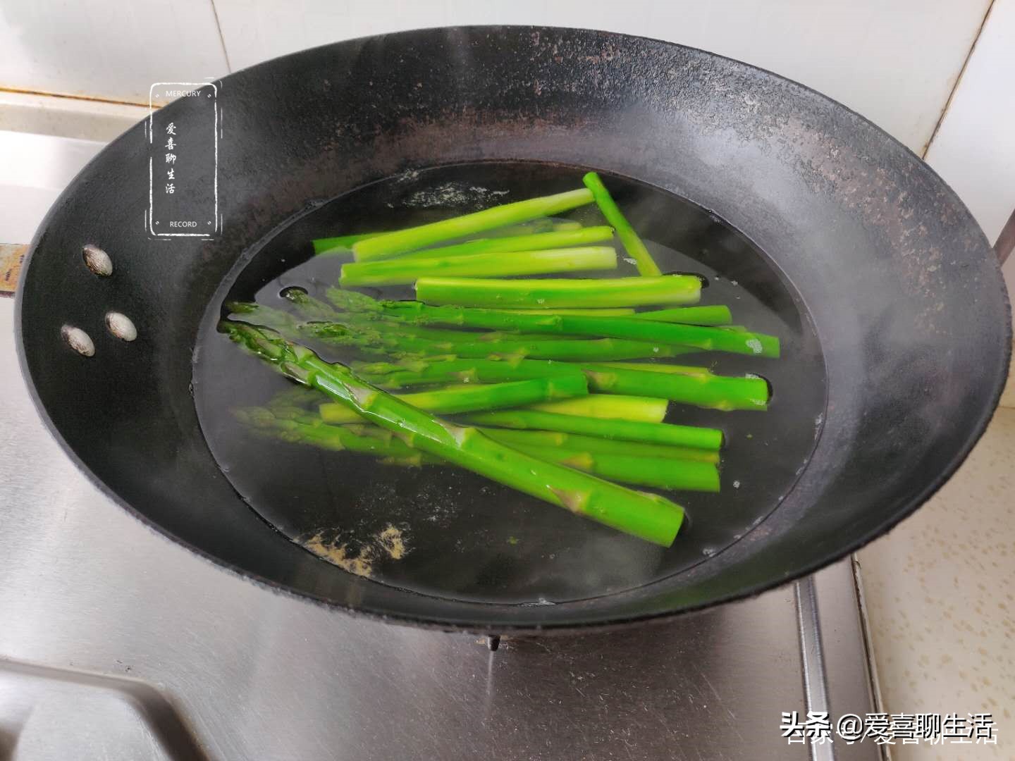 它被称为蔬菜之王，能清热解毒降脂减肥，操作简单营养爽口特鲜嫩