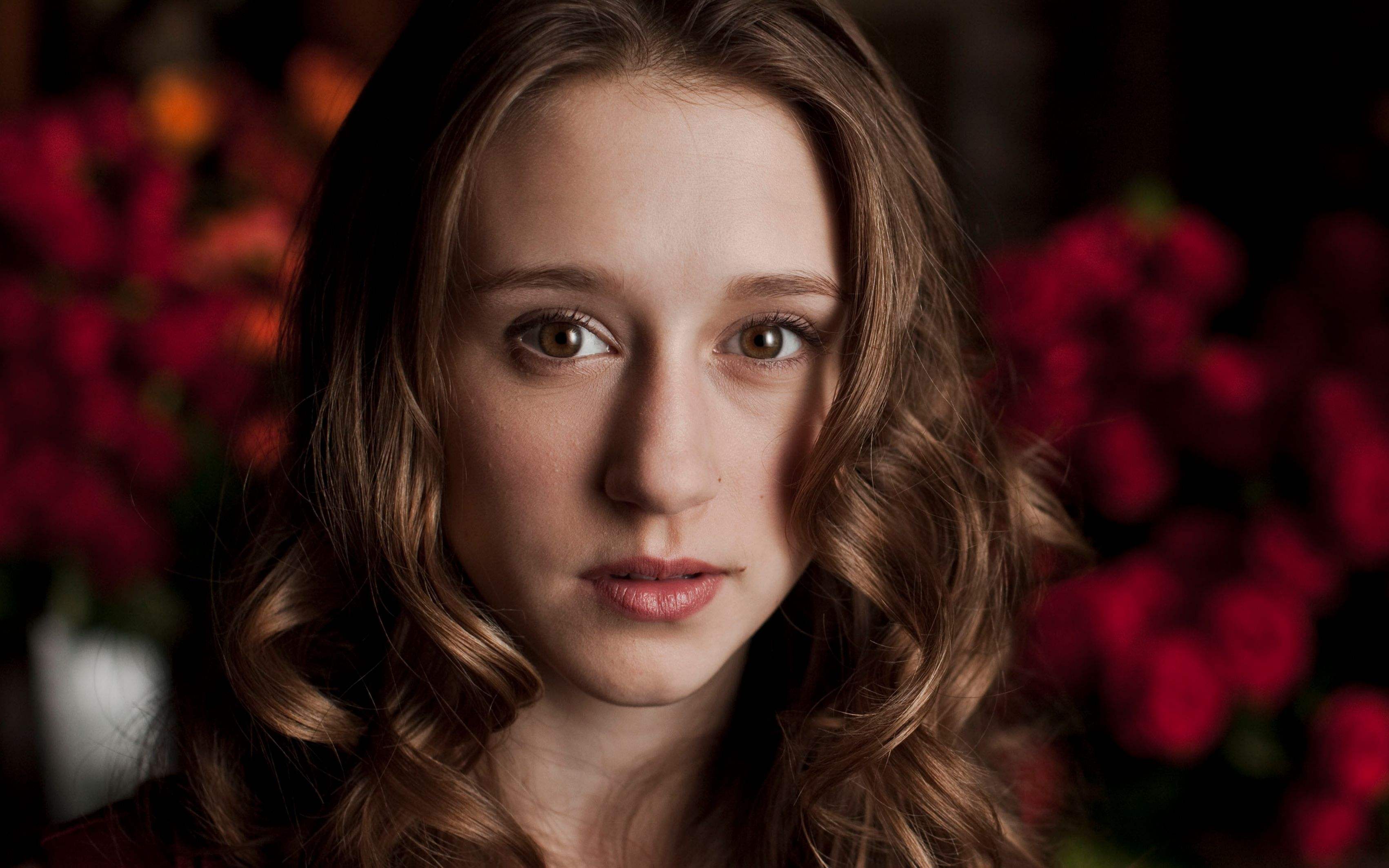 女生为什么舔嘴唇,女生一直舔嘴唇什么意思