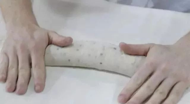 巴黎贝甜谷物面包,法国橄榄香草面包