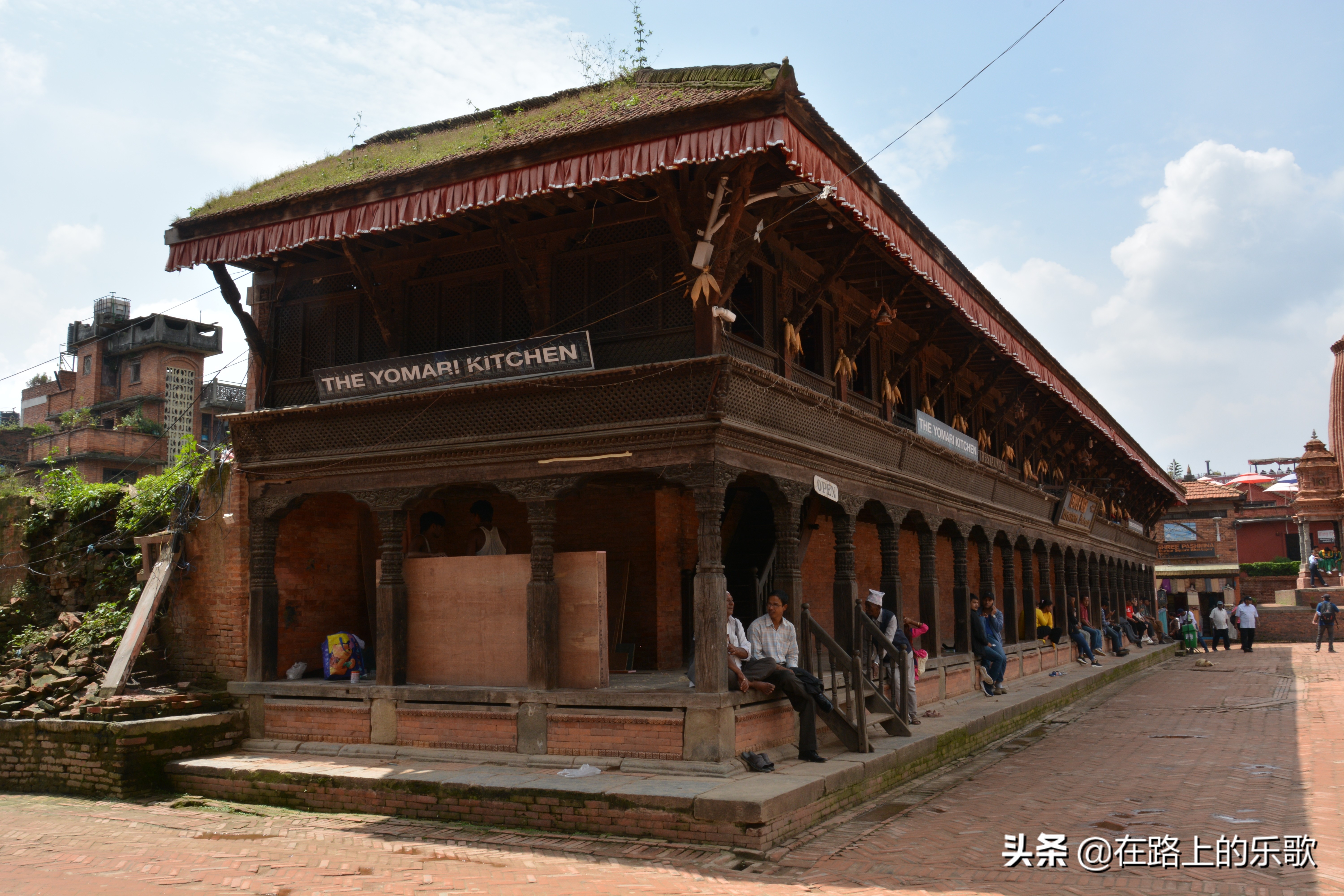 拉萨到尼泊尔从什么地方出境 (拉萨到尼泊尔开放入境了吗)