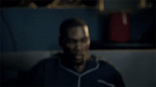 母亲把女儿的狗丢了,把女友的狗弄丢了