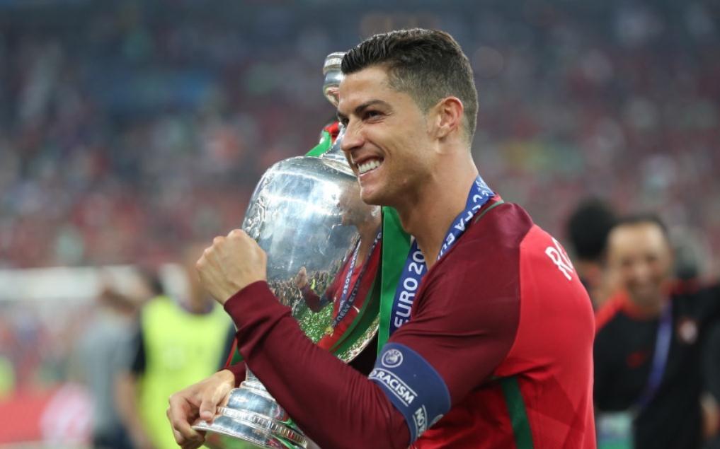 c罗和梅西谁历史地位高,c罗和梅西谁的历史地位