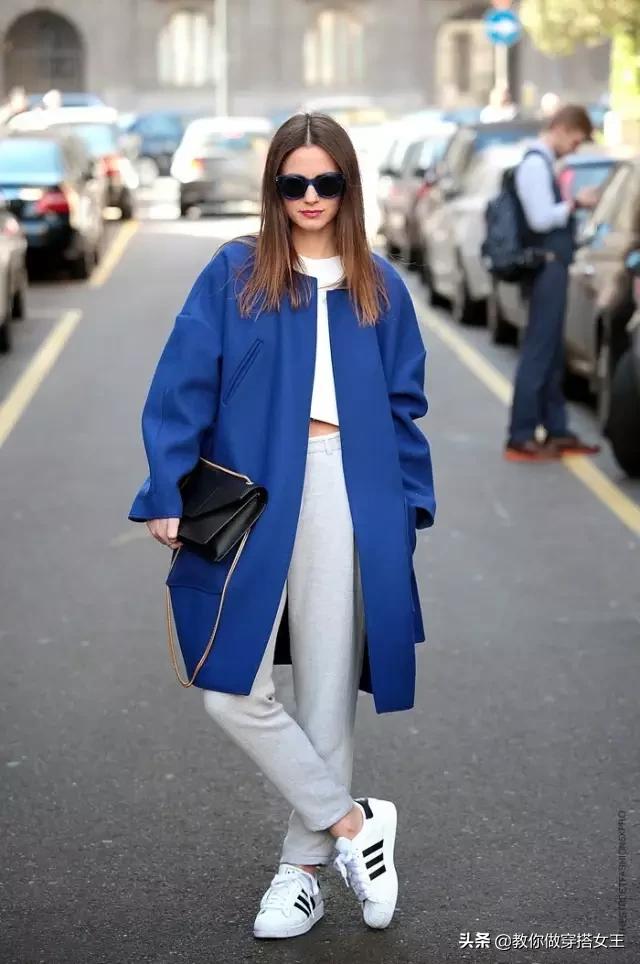 米杏色和驼色白驼绒哪个色更好看,深灰色和咖啡色黄皮穿哪个好看