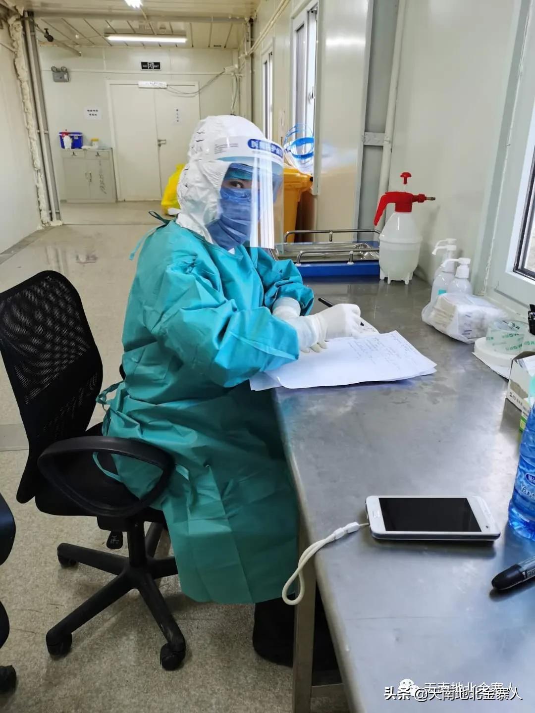 画一幅火神山和雷神山的画,送给医护人员的画儿童