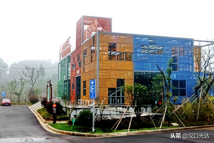 万亩茶园·俄罗斯方块小镇：全球首家茶文化俄罗斯风情主题公园