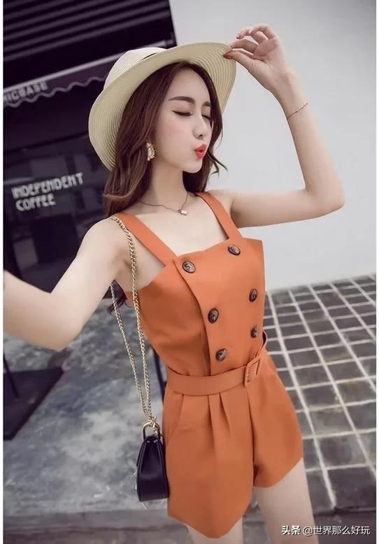 女生穿连体裤的正确方法,女生穿连体裤怎么方便