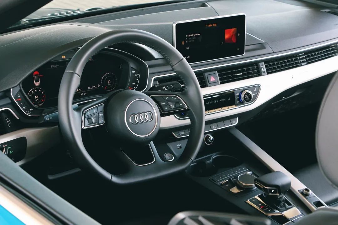 奥迪a540quattro,奥迪a52010款