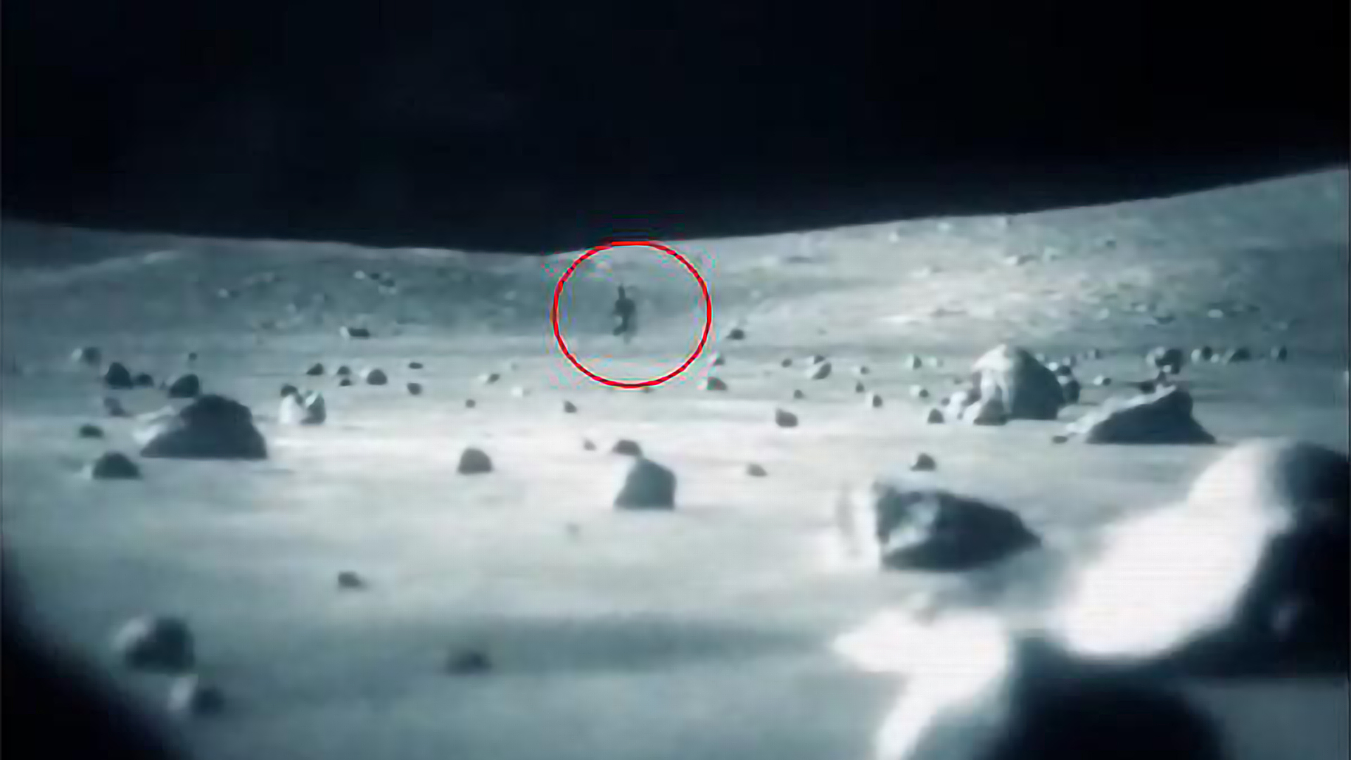 月球的背面真的有外星人存在吗,月球的背面到底隐藏着什么秘密