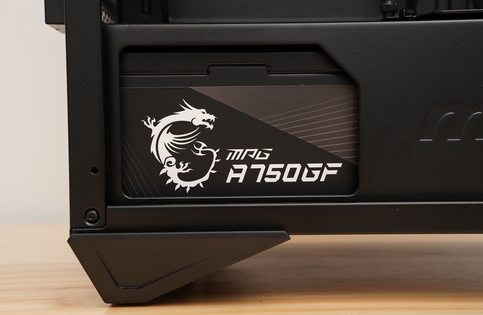 微星宙斯盾z5值不值得买,微星宙斯盾z5支持风扇