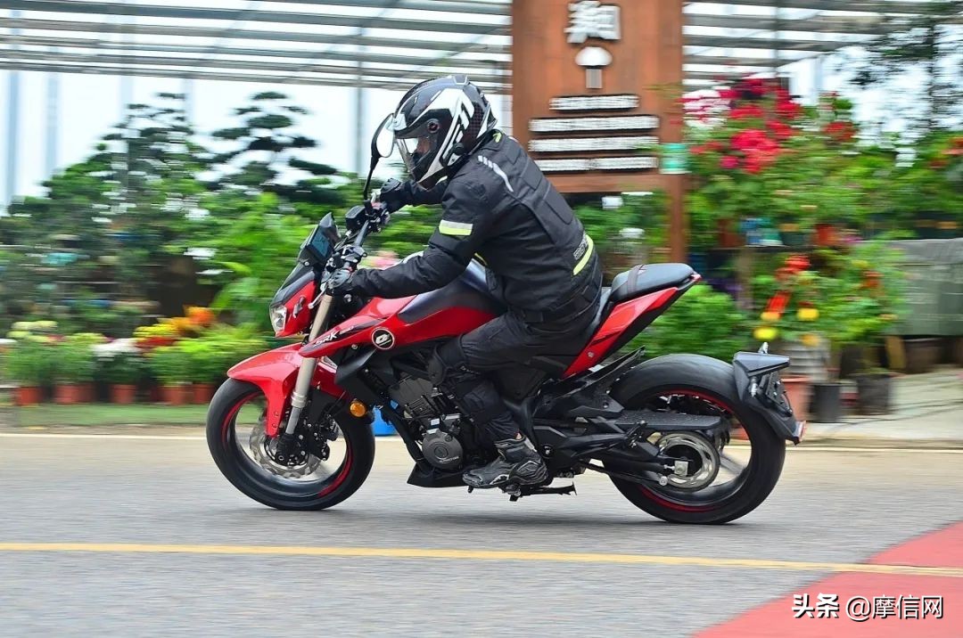 武装到牙齿的越野摩托,武装到牙齿的江铃驭胜s350