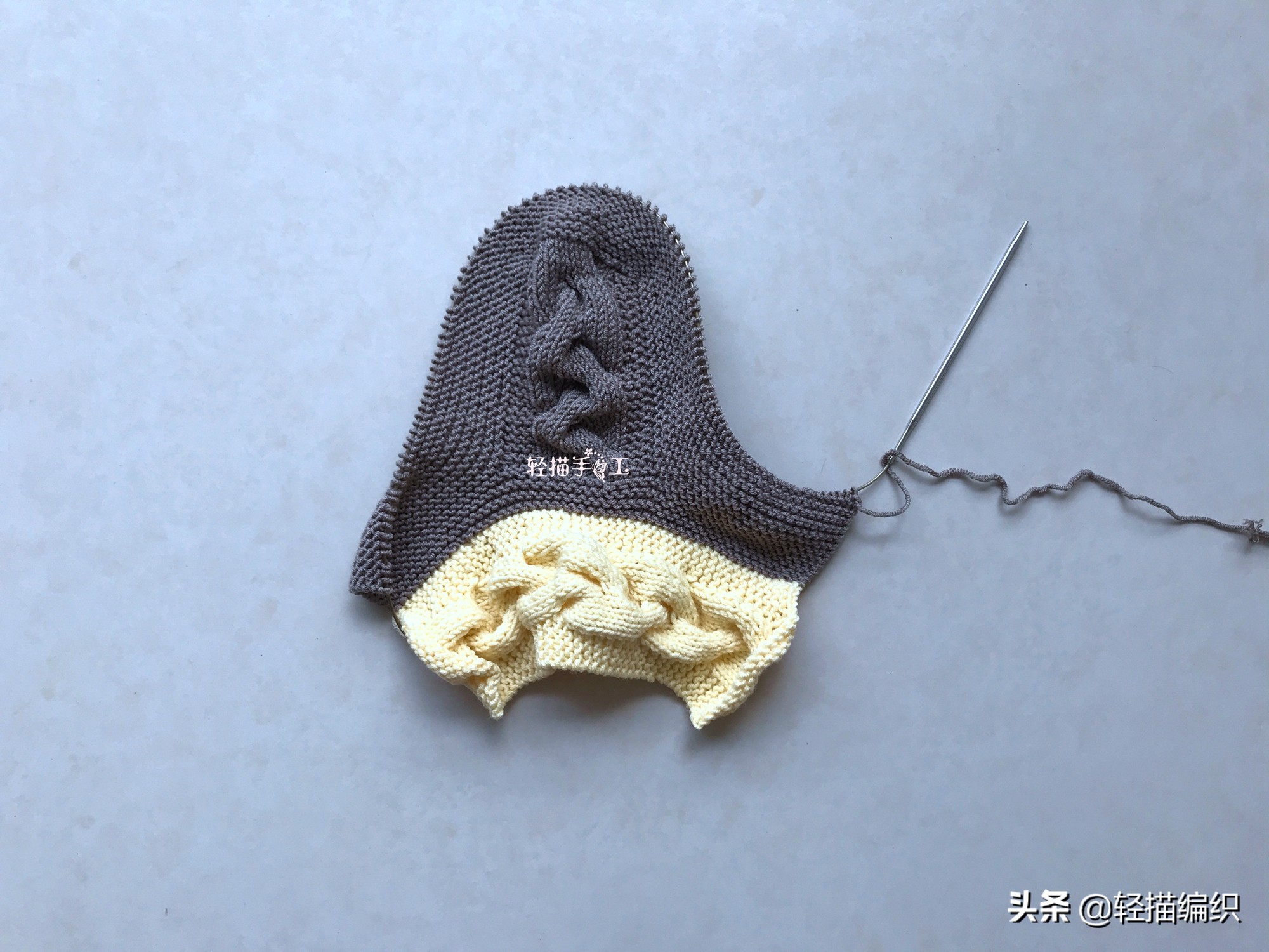 蓝颜色麻花式的地板袜编织教程,手工编织两边麻花地板袜视频教程