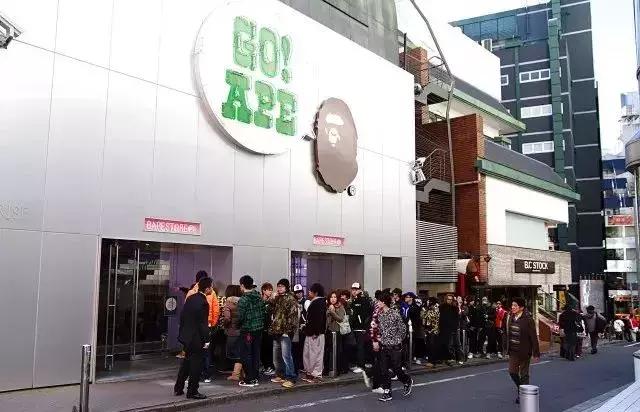 芭比娃娃联名bape,og芭比娃娃联名