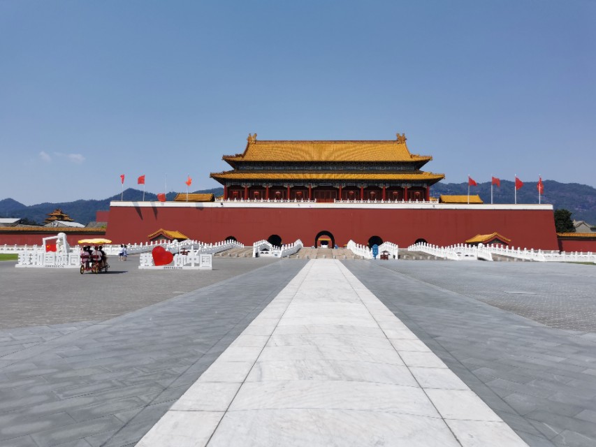 横店影视城广州街香港街春节攻略,广州街香港街和明清宫苑在一起吗