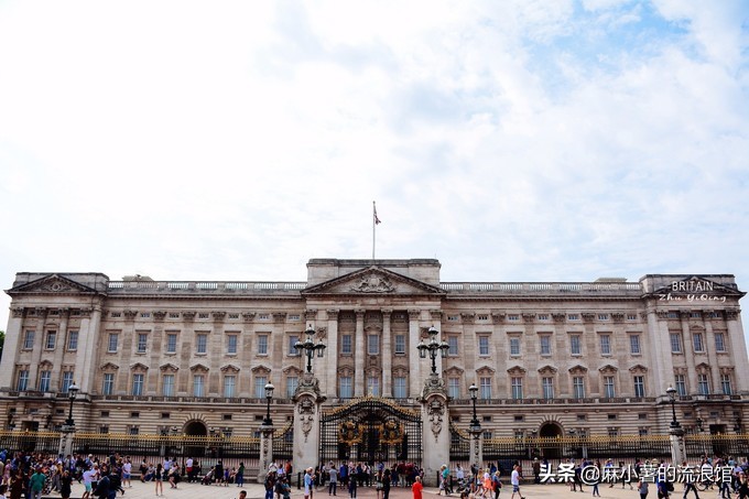 白金汉宫是英国的,英国王室齐聚哀悼女王白金汉宫