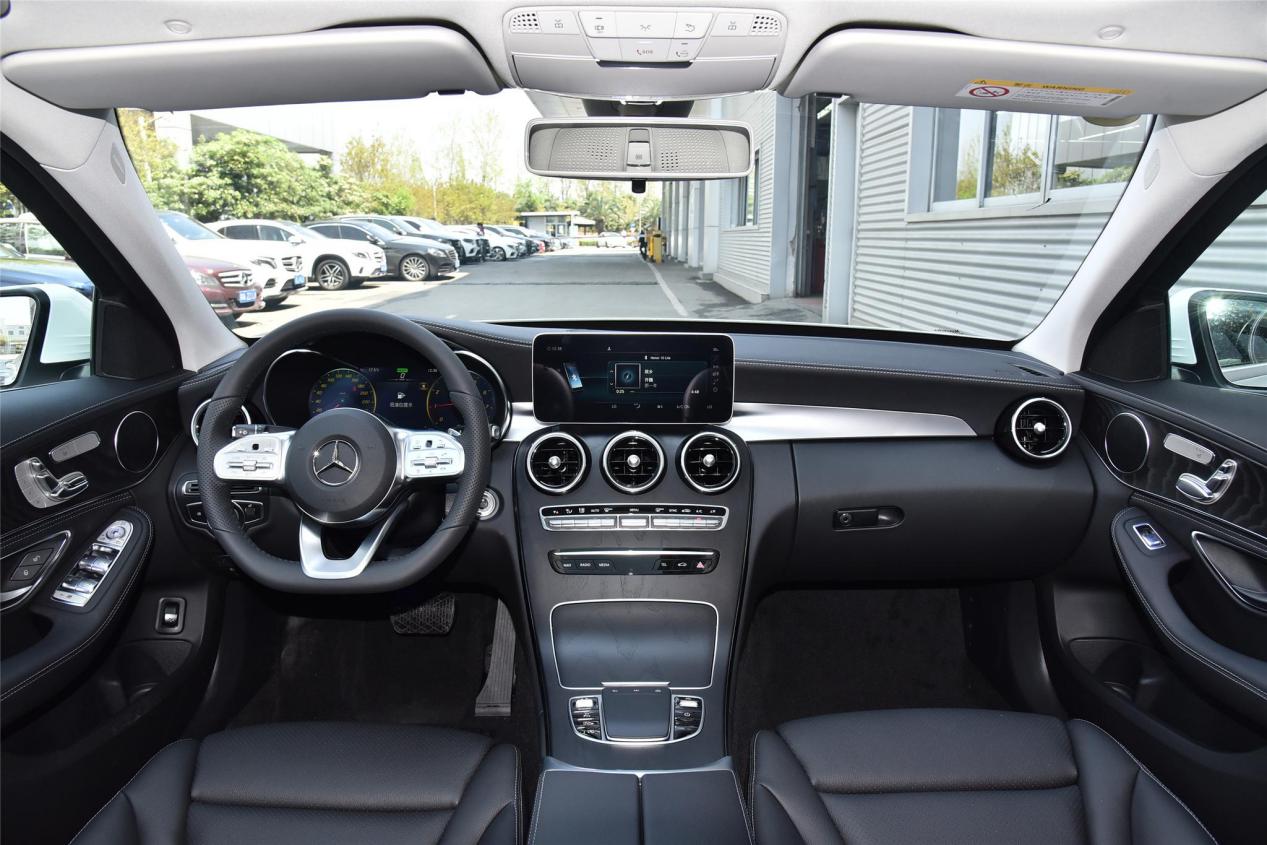 30万买什么德系豪华车？聊北京奔驰C260L，你愿不愿意买？