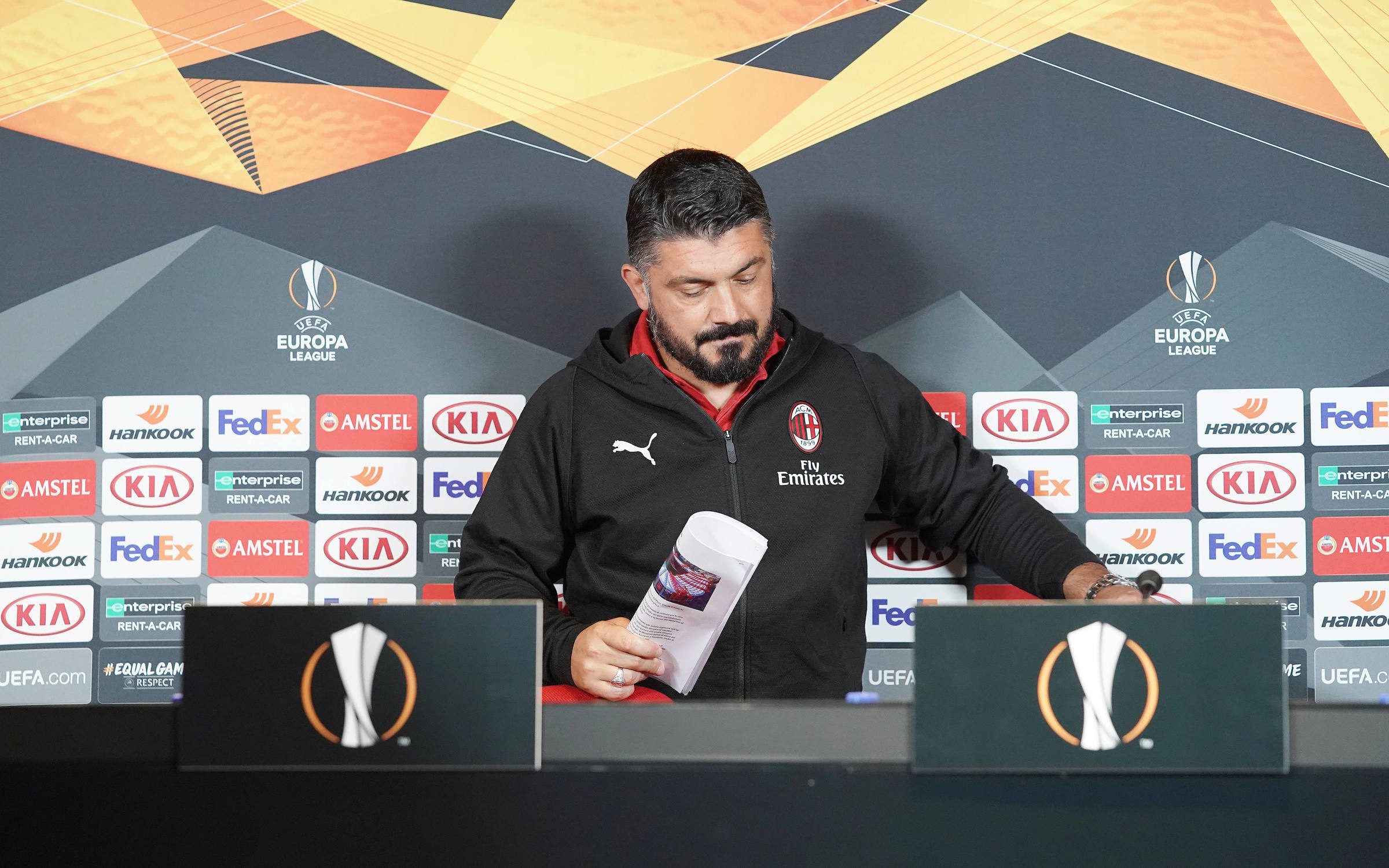 双雄会米兰德比一触即发,米兰双雄半决赛上演德比战