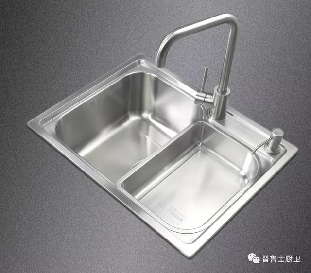 厨房水槽单槽下槽还是上槽好看呢,厨房水槽流行单槽还是双槽