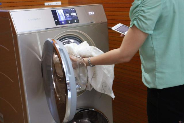 洗衣机洗的衣服上有片状污垢,衣服在洗衣机里面越洗越脏