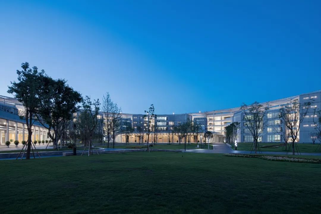 重庆南开两江学校图片,重庆两江中学学校环境