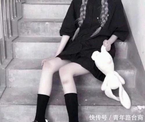 上课瘦腿方法学生党最快,女生学瘦腿