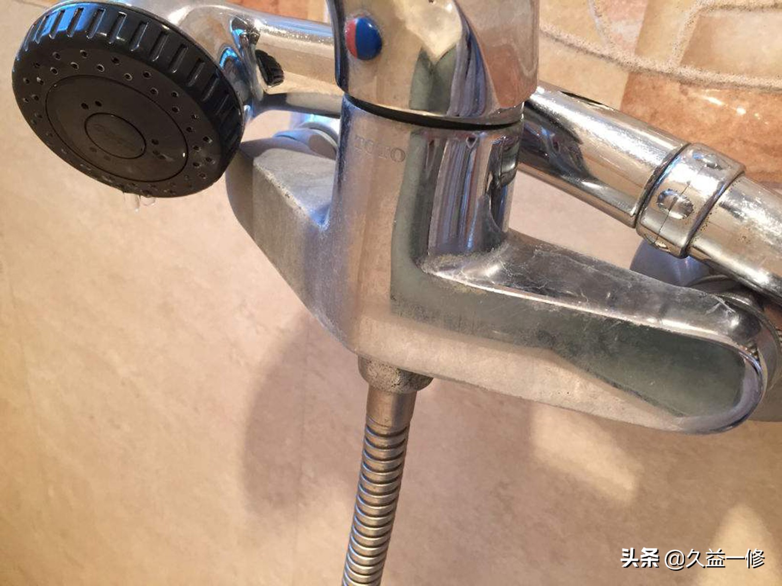 花洒漏水质量问题可以进行更换吗,各种花洒漏水维修方法