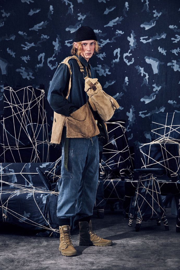 谈及到面料专家，相信ACRONYM以及Stoneisland是大家的首选