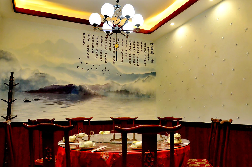 摄影艺术家走进河南洛阳「徐州人家土菜馆」喜迎中秋佳节