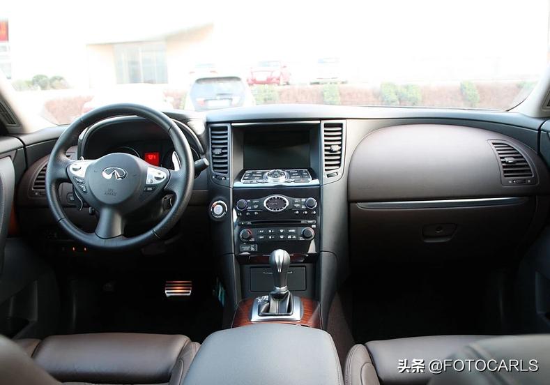 英菲尼迪fx50巅峰版评测,fx50巅峰版试驾