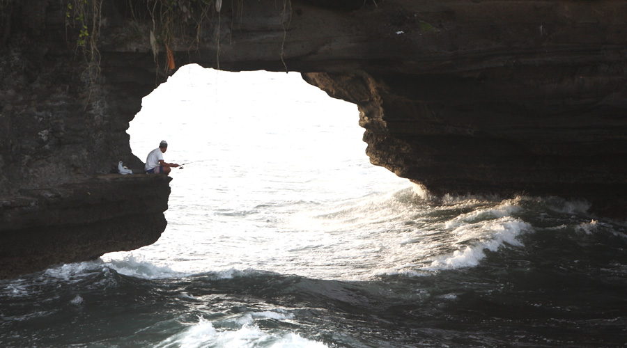 巴厘岛海神庙是哪个宗教,巴厘岛海神庙景点在哪里