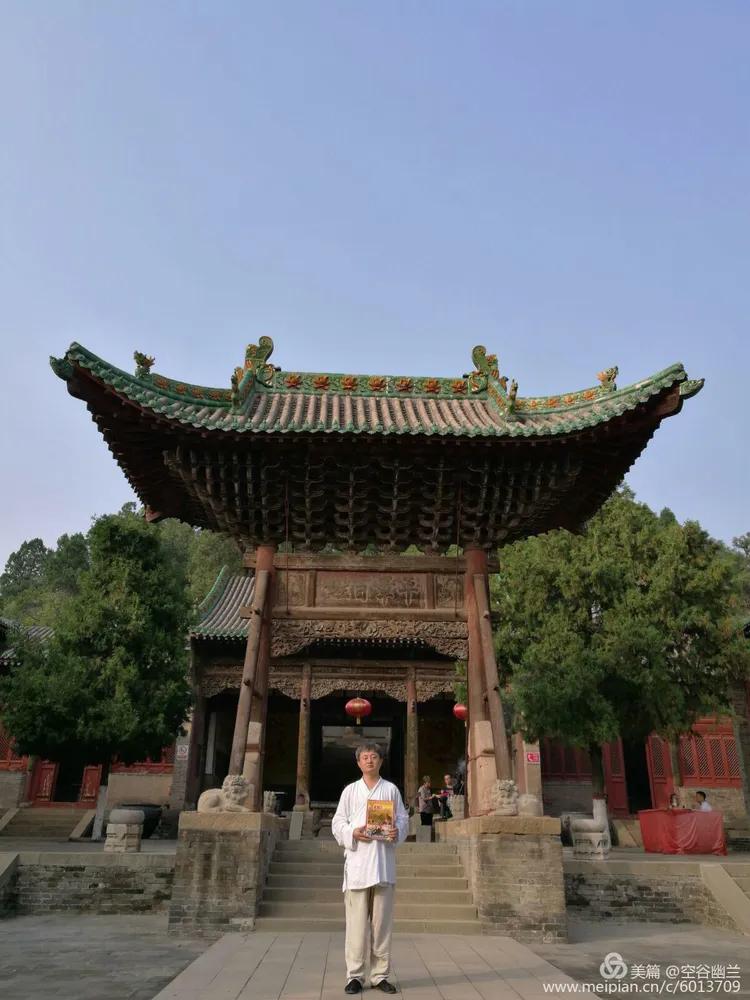 李醉：清到十分寒满地始知明月是前身