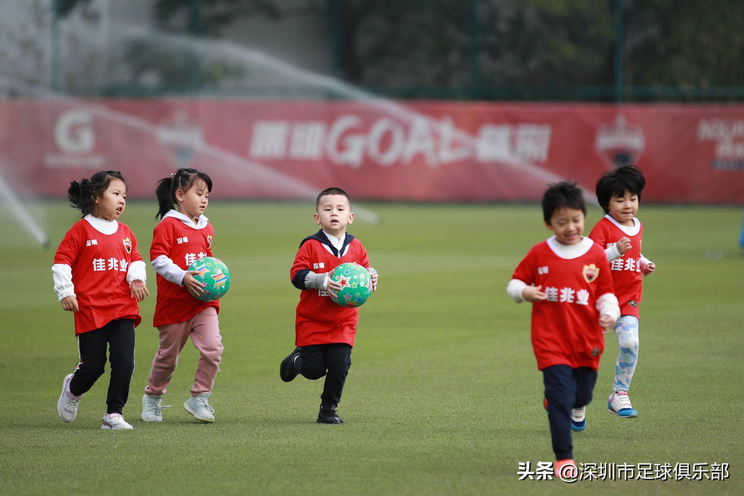 深圳佳兆业足球培训,深圳宝安区少儿足球体验课