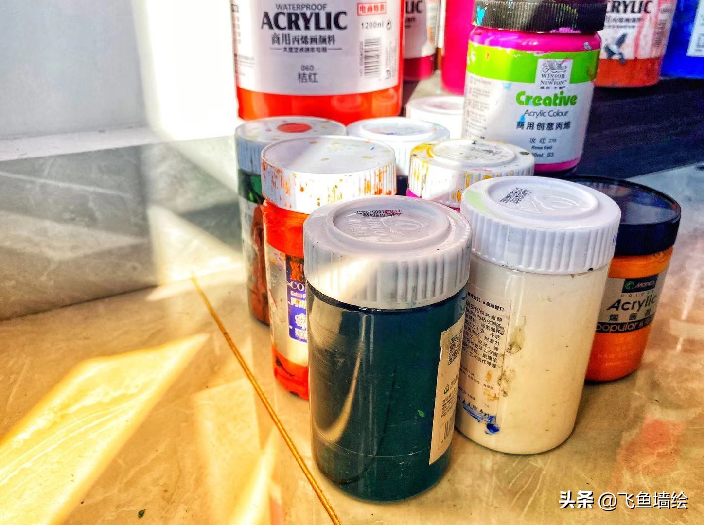 墙绘丙烯颜料直接用还是加水用,墙绘丙烯颜料哪个品牌的比较好