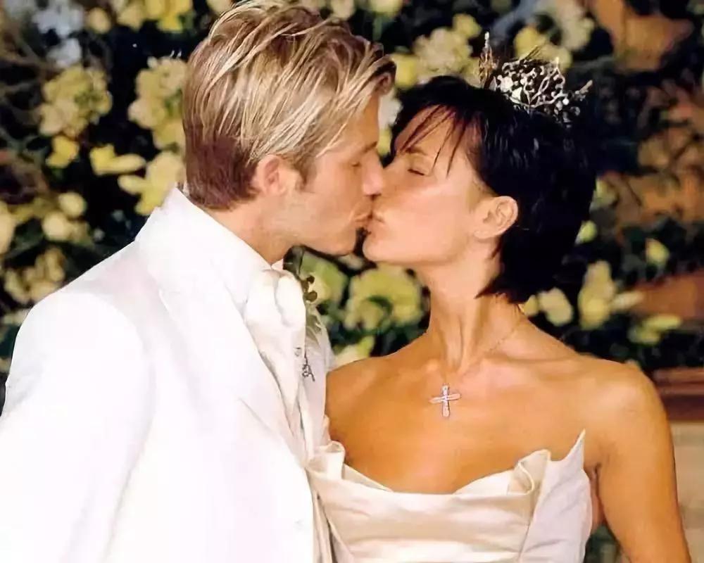 结婚19年换14枚鸽子蛋，总价值近8000万，这个女人被老公宠上天！