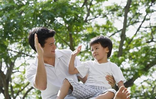 16岁被爸妈宠成巨婴,女生被父母宠成巨婴