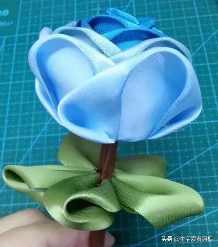 什么纸花送给老师做教师节礼物呢,教师节送给老师一束花手工礼物