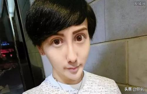 关晓彤黑色芭比造型,关晓彤专属芭比娃娃